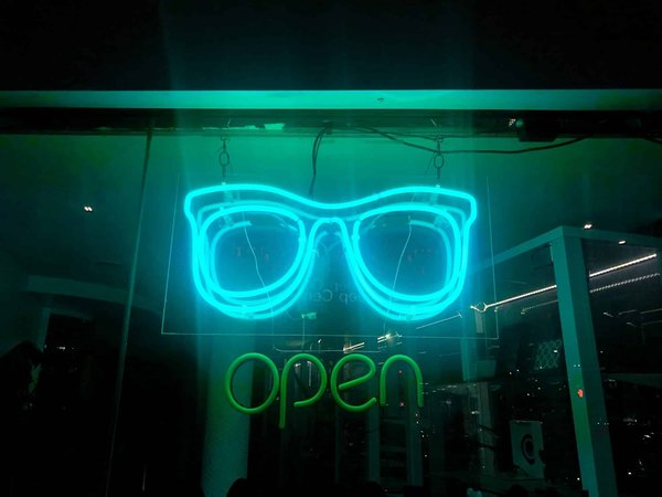 Quel type d'enseigne lumineuse choisir pour valoriser l'image de votre entreprise ?