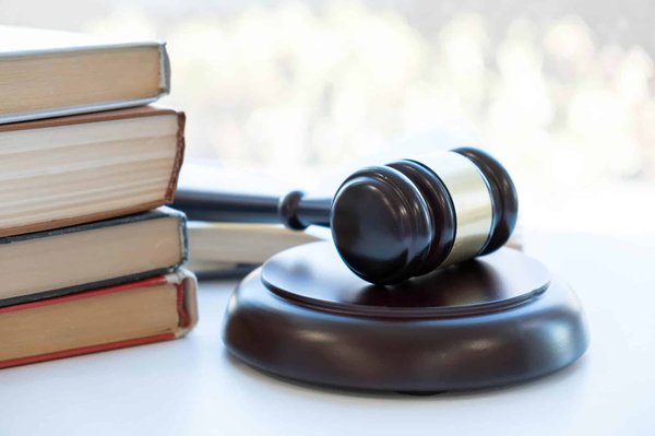 Avocat e-réputation : Maîtrise de votre e-réputation pour un succès en ligne assuré